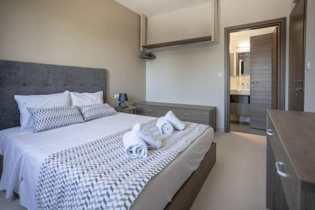 Mela Luxury Apartments Maroulás Eksteriør bilde