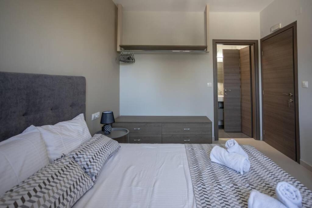 Mela Luxury Apartments Maroulás Eksteriør bilde
