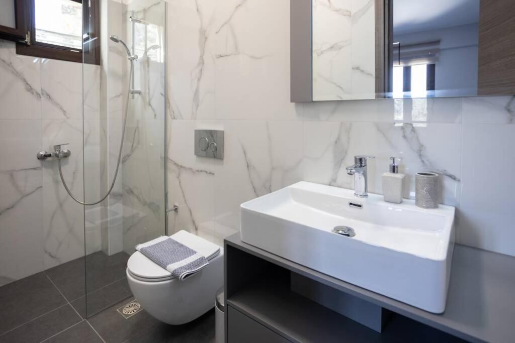 Mela Luxury Apartments Maroulás Eksteriør bilde