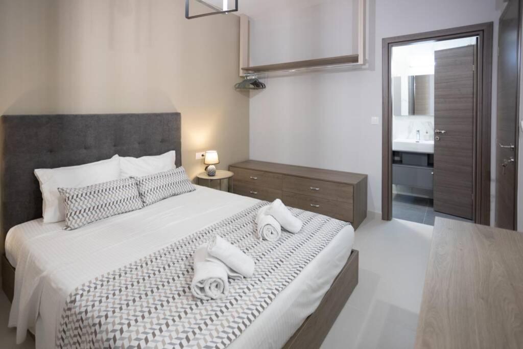Mela Luxury Apartments Maroulás Eksteriør bilde