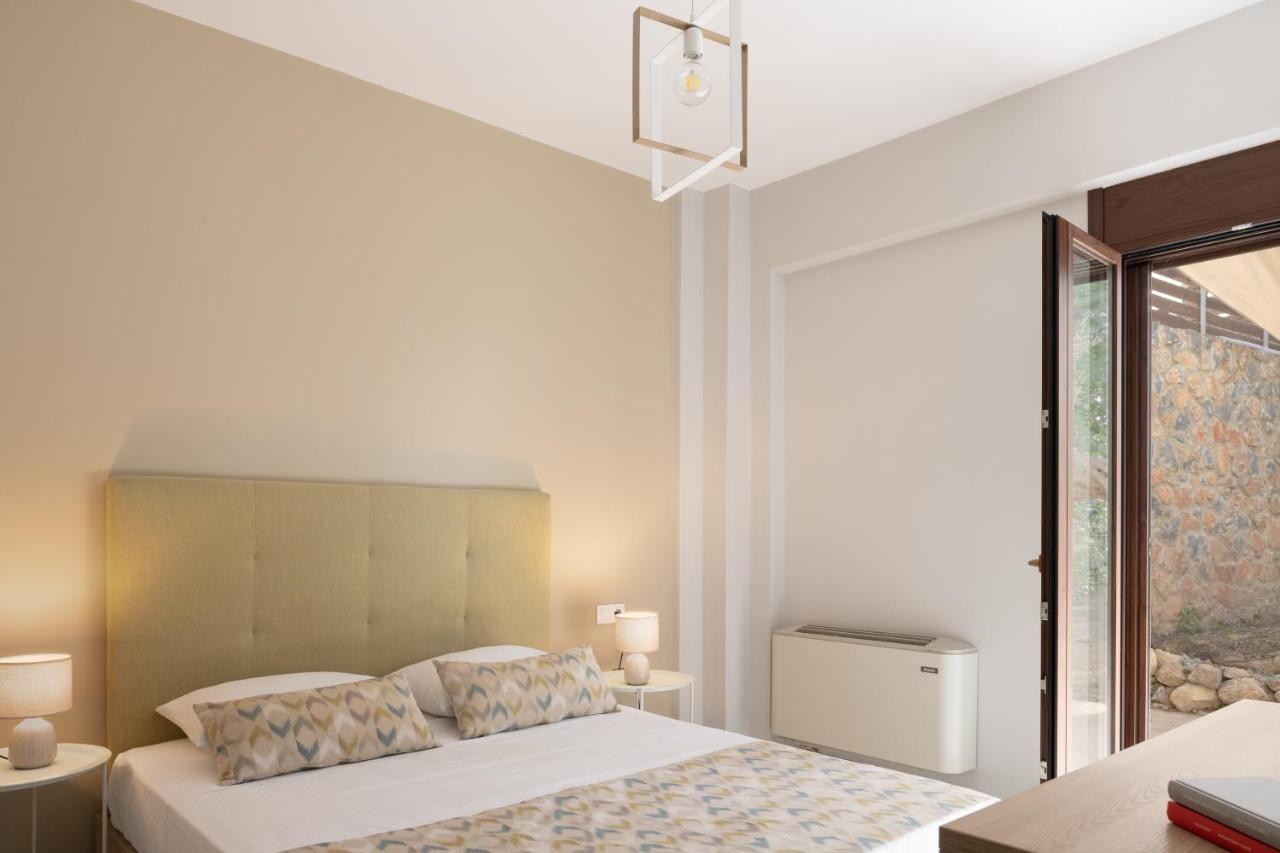 Mela Luxury Apartments Maroulás Eksteriør bilde